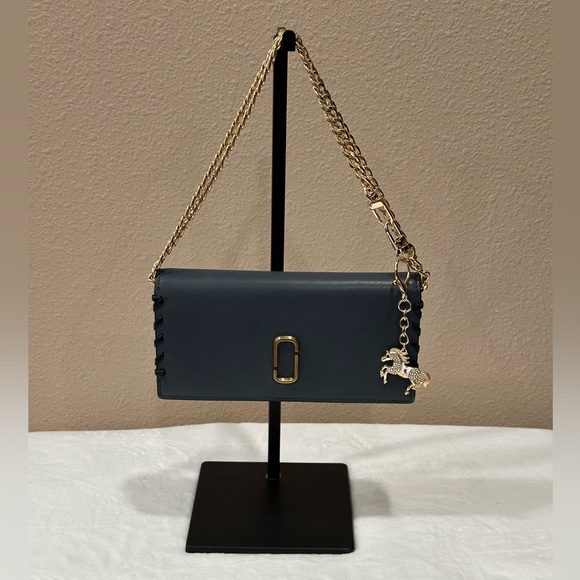Marc Jacobs Blue Snapshot Continental Wallet Clutch with Gold Chain EUC - Picture 1 of 7